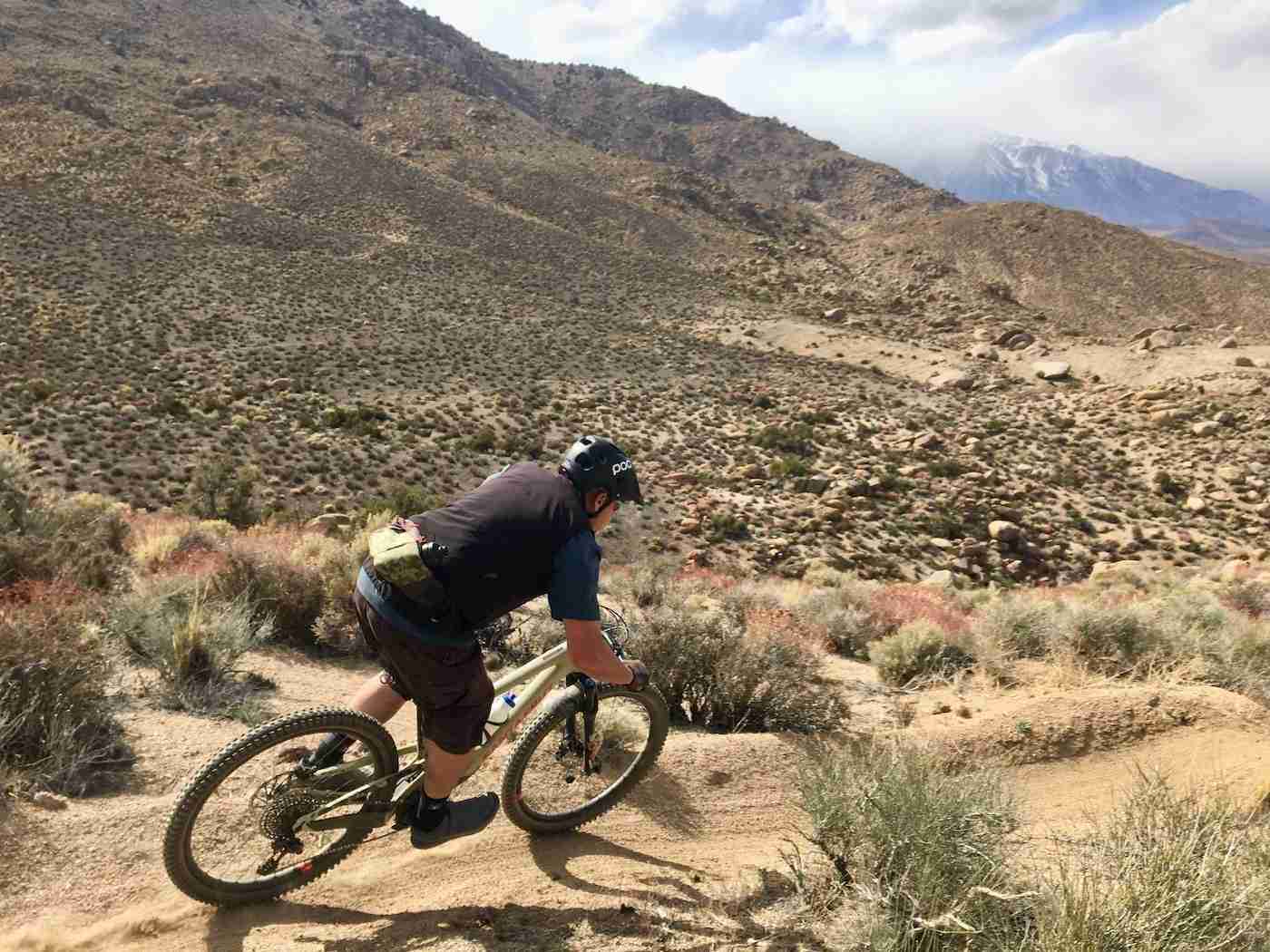 Check out the best mountain bike helmets and learn what key features to look for when choosing a noggin-protecting helmet for the trail.