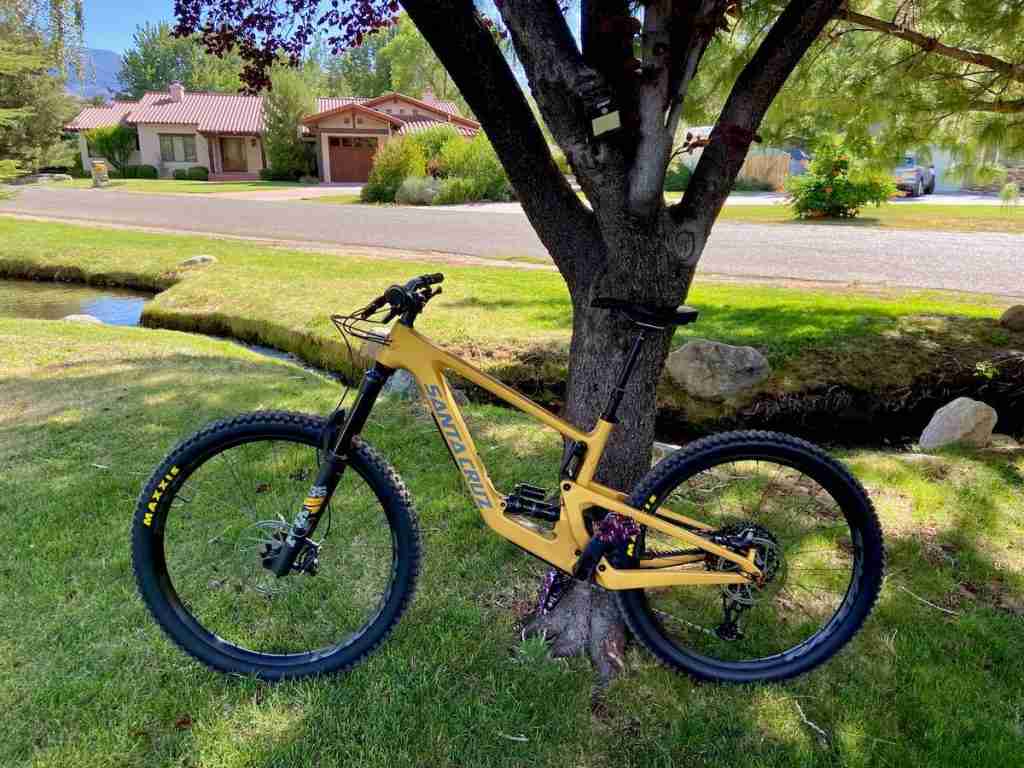 Santa Cruz Bronson mixed wheel full-suspension mountain bike