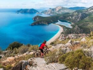 biking tour companies