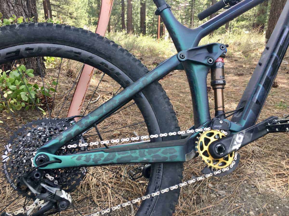Close up of mountain bike with gold oval chainring